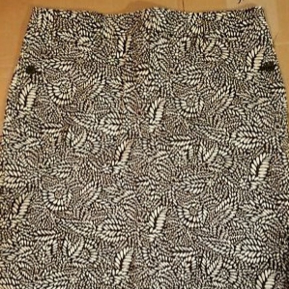 Ann Taylor Dresses & Skirts - NWT Ann Taylor tencel cotton floral jean skirt. 12